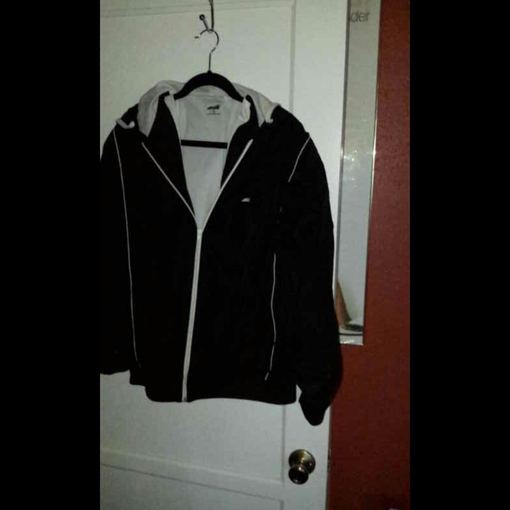 Men's Avia Black/White Windbreaker Size M w/ hood
